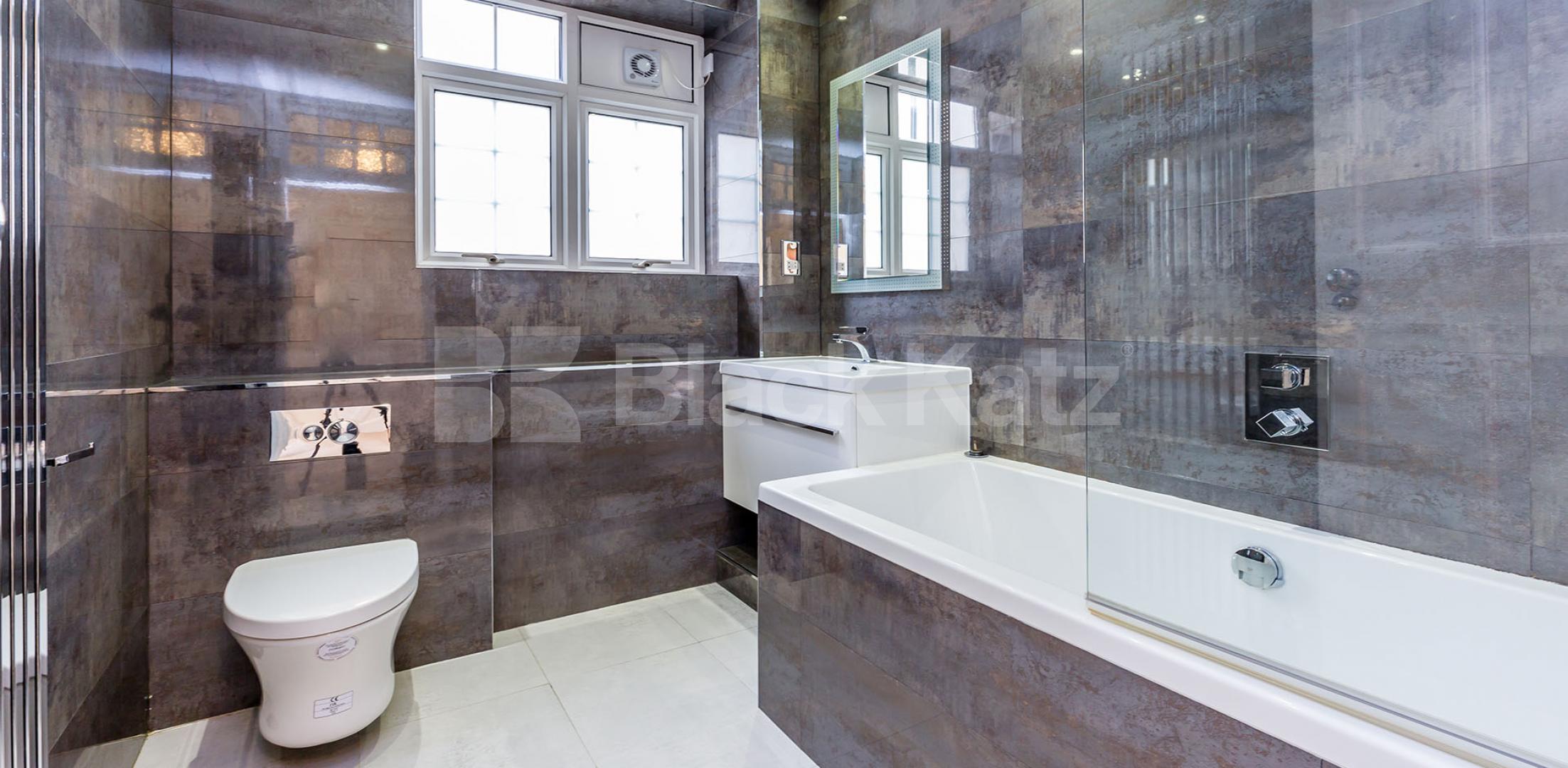 Recently refurbished spacious 2 bed with modern kitchen mins to regents park Northwick Terrace, St Johns Wood / Maida Vale